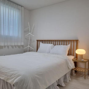 Open event Jeong Stay, Seoul Jamsil Lotte World L Tower Olympic Park kspo Asan Hospital Cheonho Dunchon Station 2 people 3 people 4 people New Building